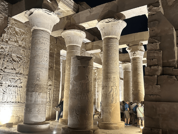 Visita al templo de Kom Ombo.