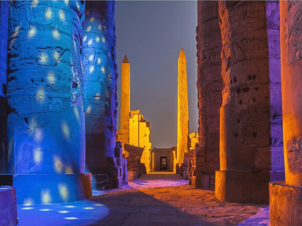 Espectáculo de luz y sonido en el Templo de Karnak (Tour opcional)